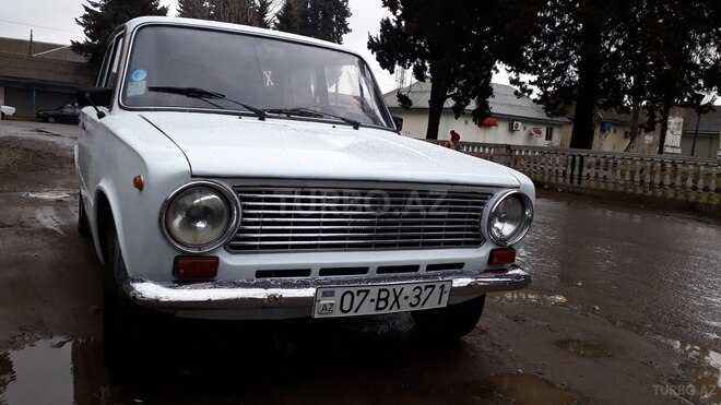 LADA (VAZ) 21011 1979, 230,000 km - 1.5 l - Astara
