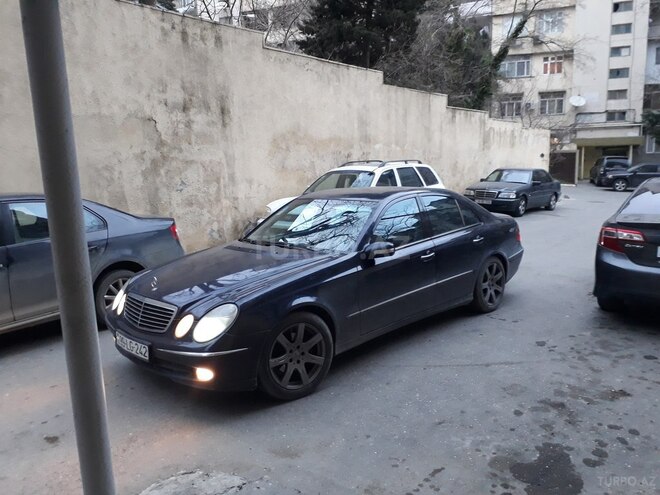 Mercedes E 270 2002, 315,000 km - 2.7 l - Bakı