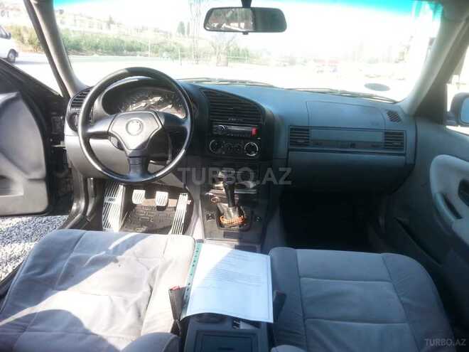 BMW 320 1993, 225,333 km - 2.0 l - Qazax