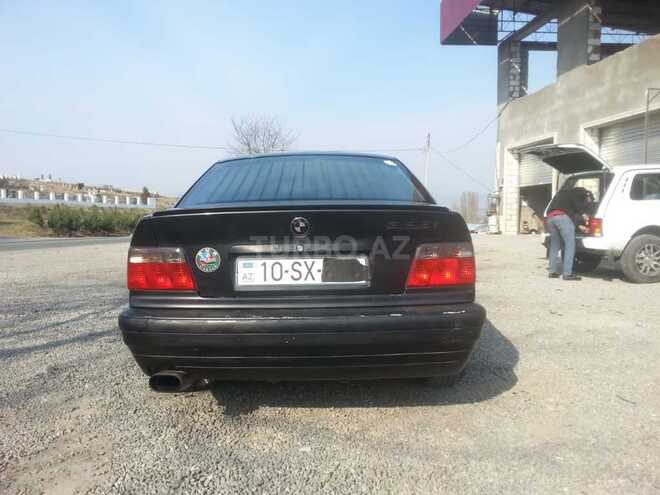 BMW 320 1993, 225,333 km - 2.0 l - Qazax