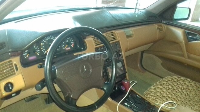 Mercedes C 230 1997, 600,000 km - 8.0 l - Bakı