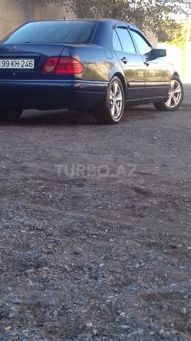 Mercedes E 230 1997, 650,000 km - 8.0 l - Bakı