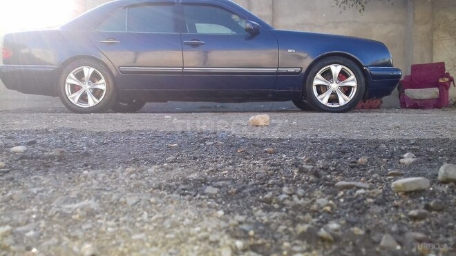 Mercedes E 230 1997, 650,000 km - 8.0 l - Bakı