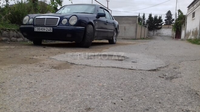 Mercedes E 230 1997, 650,000 km - 8.0 l - Bakı