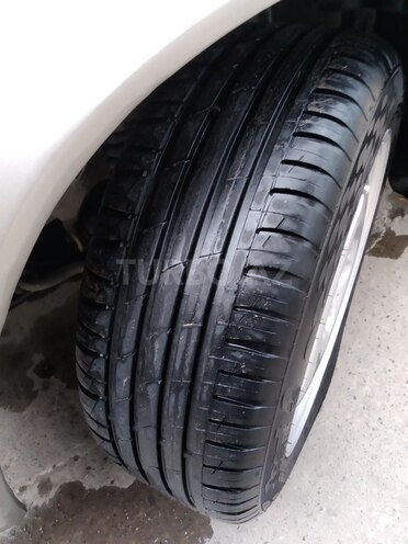 Mercedes E 200 1990, 211,182 km - 2.0 л - Sabirabad