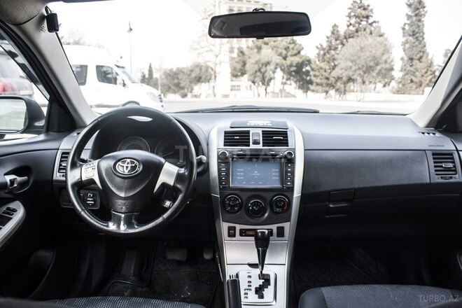 Toyota Corolla 2010, 170,000 km - 1.8 l - Bakı