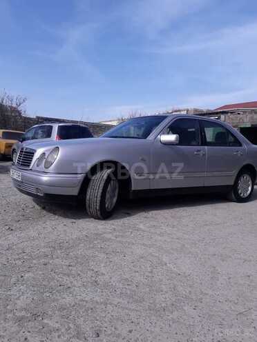 Mercedes E 220 1997, 40,000 km - 2.2 l - Bakı