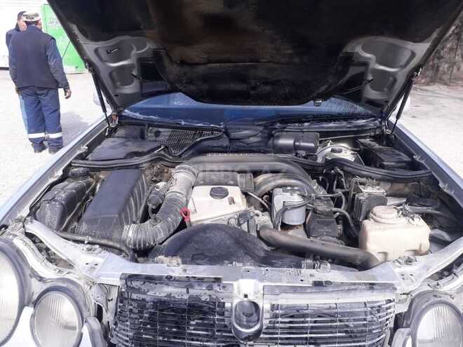 Mercedes E 220 1997, 40,000 km - 2.2 l - Bakı