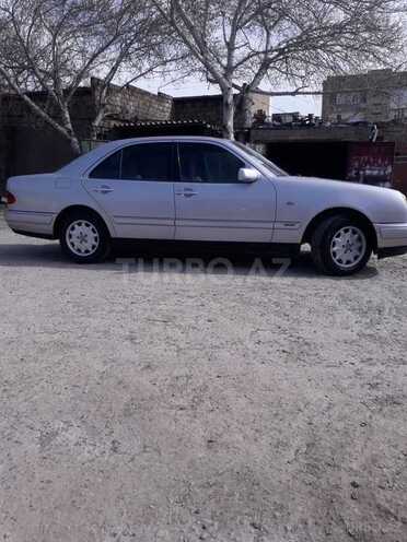 Mercedes E 220 1997, 40,000 km - 2.2 l - Bakı
