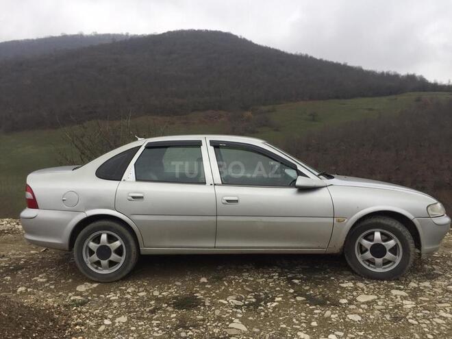 Opel Vectra 1996, 256,000 km - 2.0 l - Quba