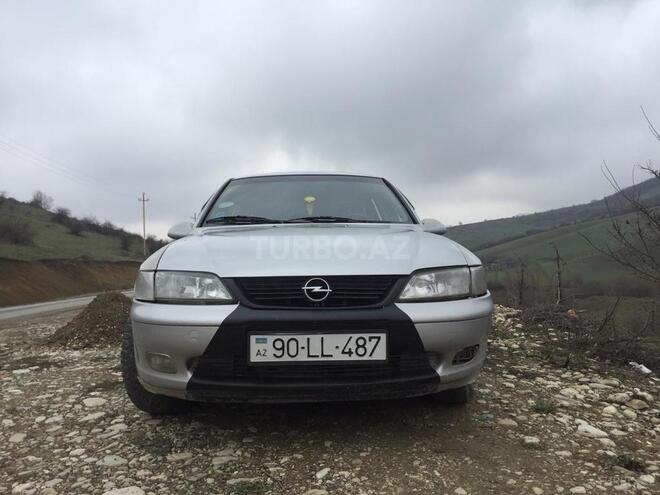 Opel Vectra 1996, 256,000 km - 2.0 l - Quba