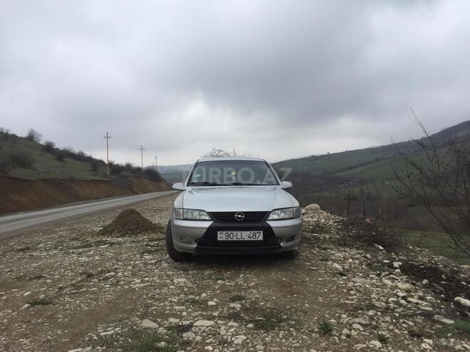 Opel Vectra 1996, 256,000 km - 2.0 l - Quba