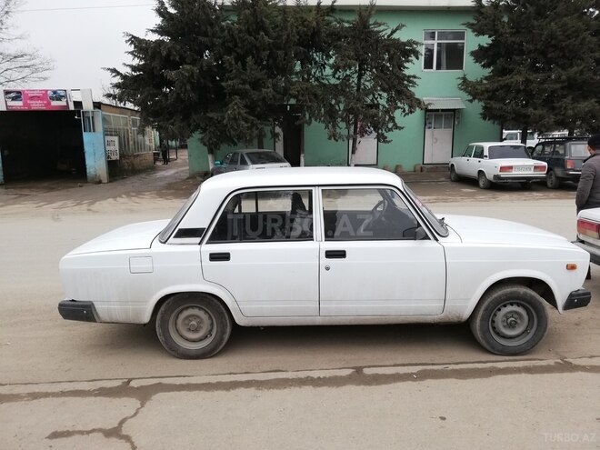 LADA (VAZ) 2107 2009, 222,000 km - 1.6 l - Quba