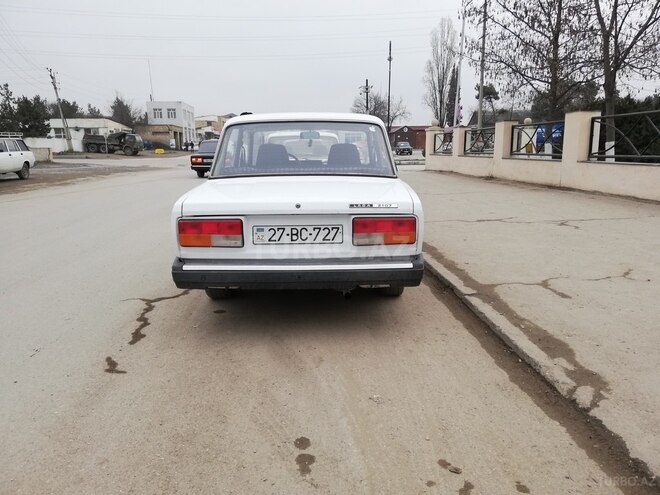 LADA (VAZ) 2107 2009, 222,000 km - 1.6 l - Quba