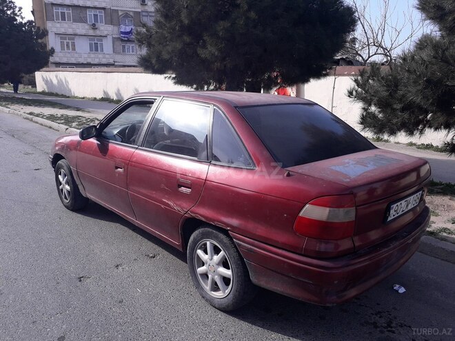 Opel Astra 1994, 352,000 km - 1.6 l - Bakı