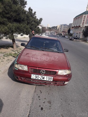 Opel Astra 1994, 352,000 km - 1.6 l - Bakı