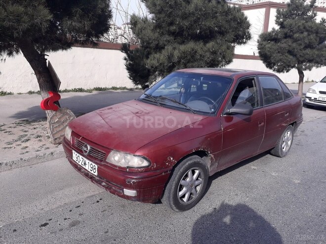 Opel Astra 1994, 352,000 km - 1.6 l - Bakı