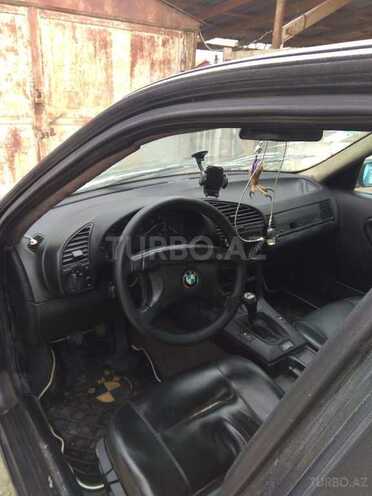 BMW 318 1994, 300,000 km - 1.8 l - Sumqayıt