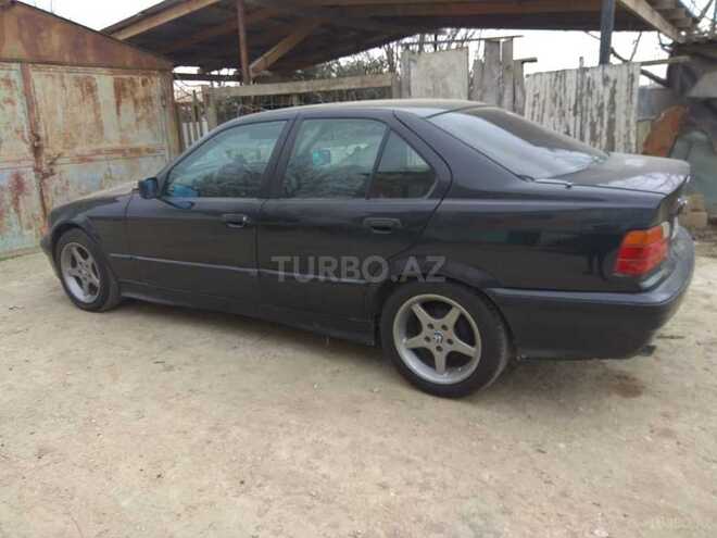 BMW 318 1994, 300,000 km - 1.8 l - Sumqayıt