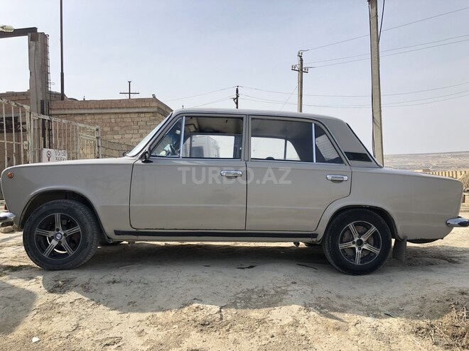 LADA (VAZ) 21011 1979, 550,000 km - 1.6 л - Bakı