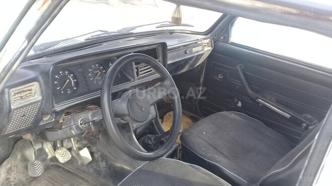 LADA (VAZ) 2105 1982, 222,200 km - 1.6 l - Salyan