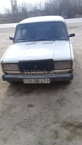 LADA (VAZ) 2105 1982, 222,200 km - 1.6 l - Salyan