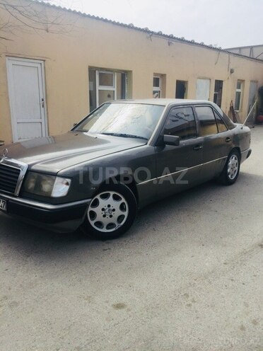 Mercedes E 200 1991, 230,000 km - 2.0 l - Bakı