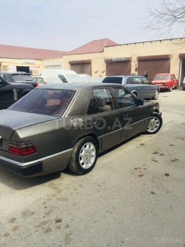 Mercedes E 200 1991, 230,000 km - 2.0 l - Bakı