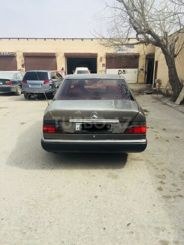 Mercedes E 200 1991, 230,000 km - 2.0 l - Bakı