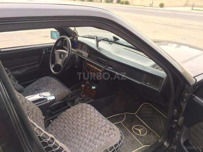 Mercedes 190 1992, 433,911 km - 2.0 l - Saatlı