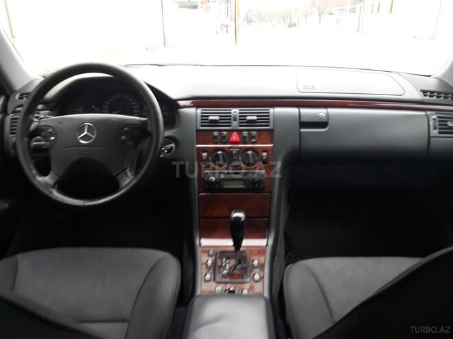 Mercedes E 240 2001, 239,600 km - 2.4 l - Gəncə