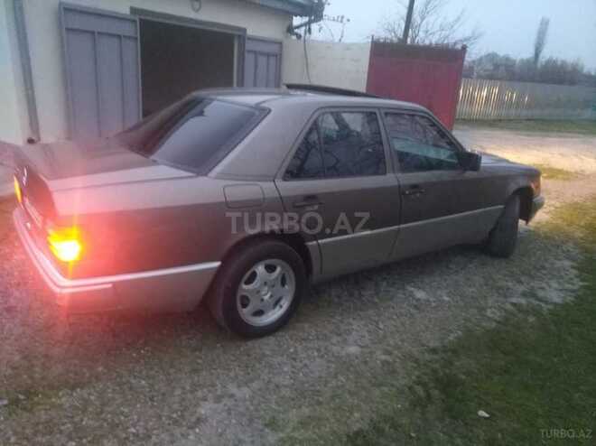 Mercedes E 230 1988, 250,000 km - 2.3 л - Bakı