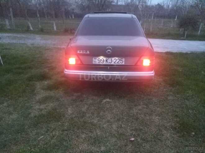 Mercedes E 230 1988, 250,000 km - 2.3 л - Bakı