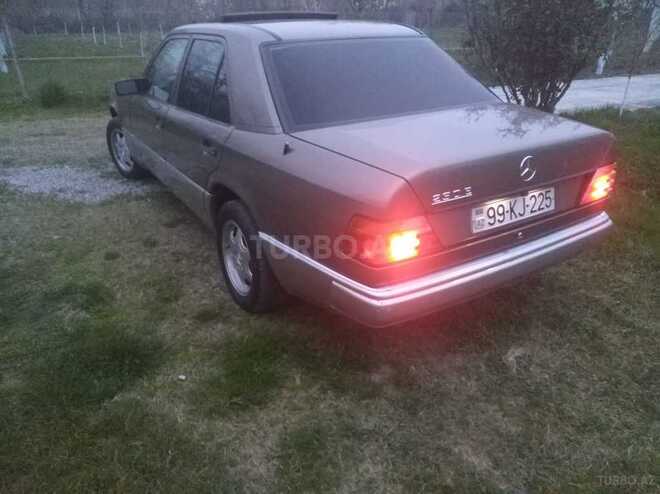 Mercedes E 230 1988, 250,000 km - 2.3 л - Bakı