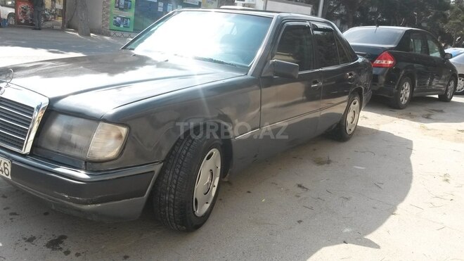 Mercedes E 250 1992, 145,000 km - 2.5 л - Bakı