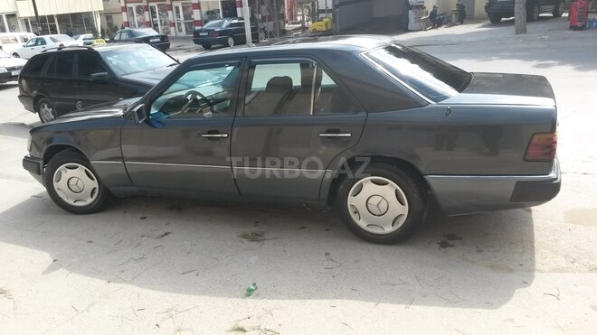 Mercedes E 250 1992, 145,000 km - 2.5 л - Bakı