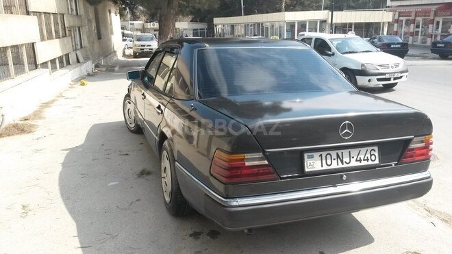 Mercedes E 250 1992, 145,000 km - 2.5 л - Bakı