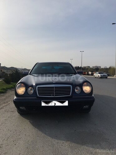 Mercedes E 240 1998, 213,381 km - 0.3 l - Bakı