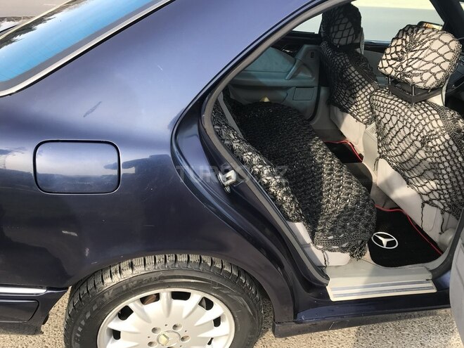 Mercedes E 240 1998, 213,381 km - 0.3 l - Bakı