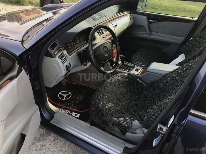 Mercedes E 240 1998, 213,381 km - 0.3 l - Bakı