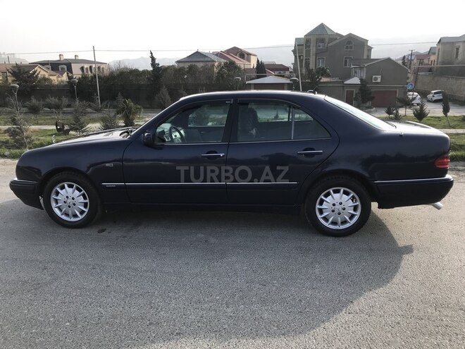 Mercedes E 240 1998, 213,381 km - 0.3 l - Bakı