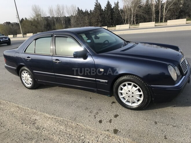 Mercedes E 240 1998, 213,381 km - 0.3 l - Bakı