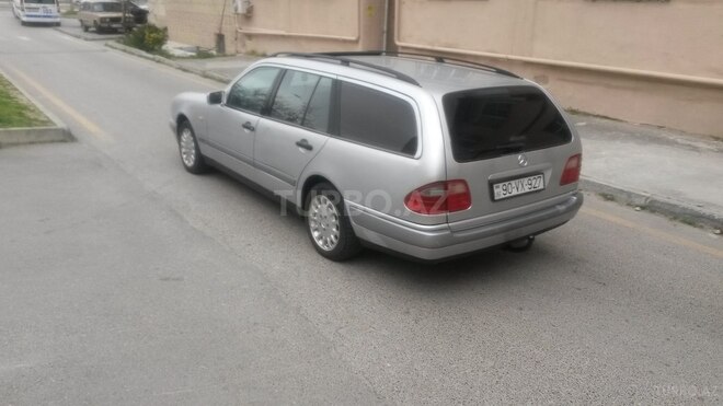 Mercedes E 240 1998, 243,000 km - 2.4 l - Bakı