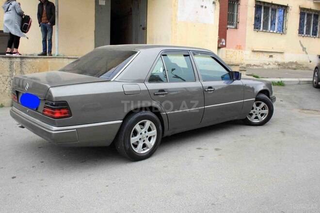 Mercedes E 250 1990, 312,000 km - 2.5 l - Bakı