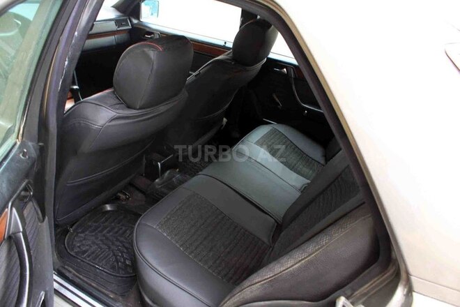 Mercedes E 250 1990, 312,000 km - 2.5 l - Bakı