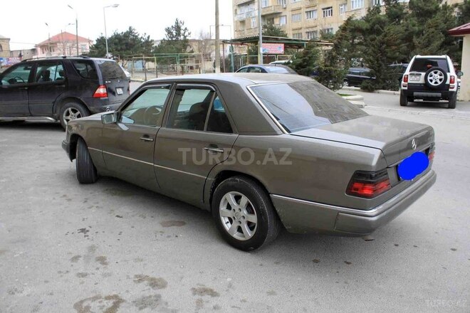 Mercedes E 250 1990, 312,000 km - 2.5 l - Bakı