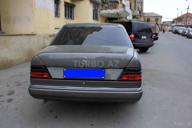 Mercedes E 250 1990, 312,000 km - 2.5 l - Bakı