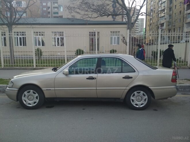 Mercedes C 250 1997, 518,000 km - 2.5 l - Bakı