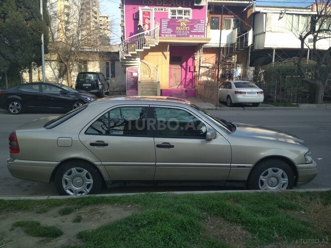 Mercedes C 250 1997, 518,000 km - 2.5 l - Bakı