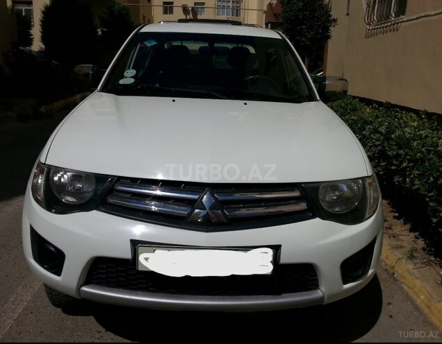 Mitsubishi L200 2015, 166,800 km - 2.5 l - Bakı